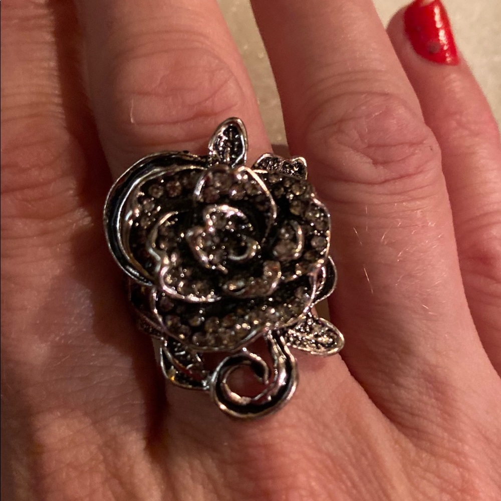 Large Rose ring - Picture 2 of 4